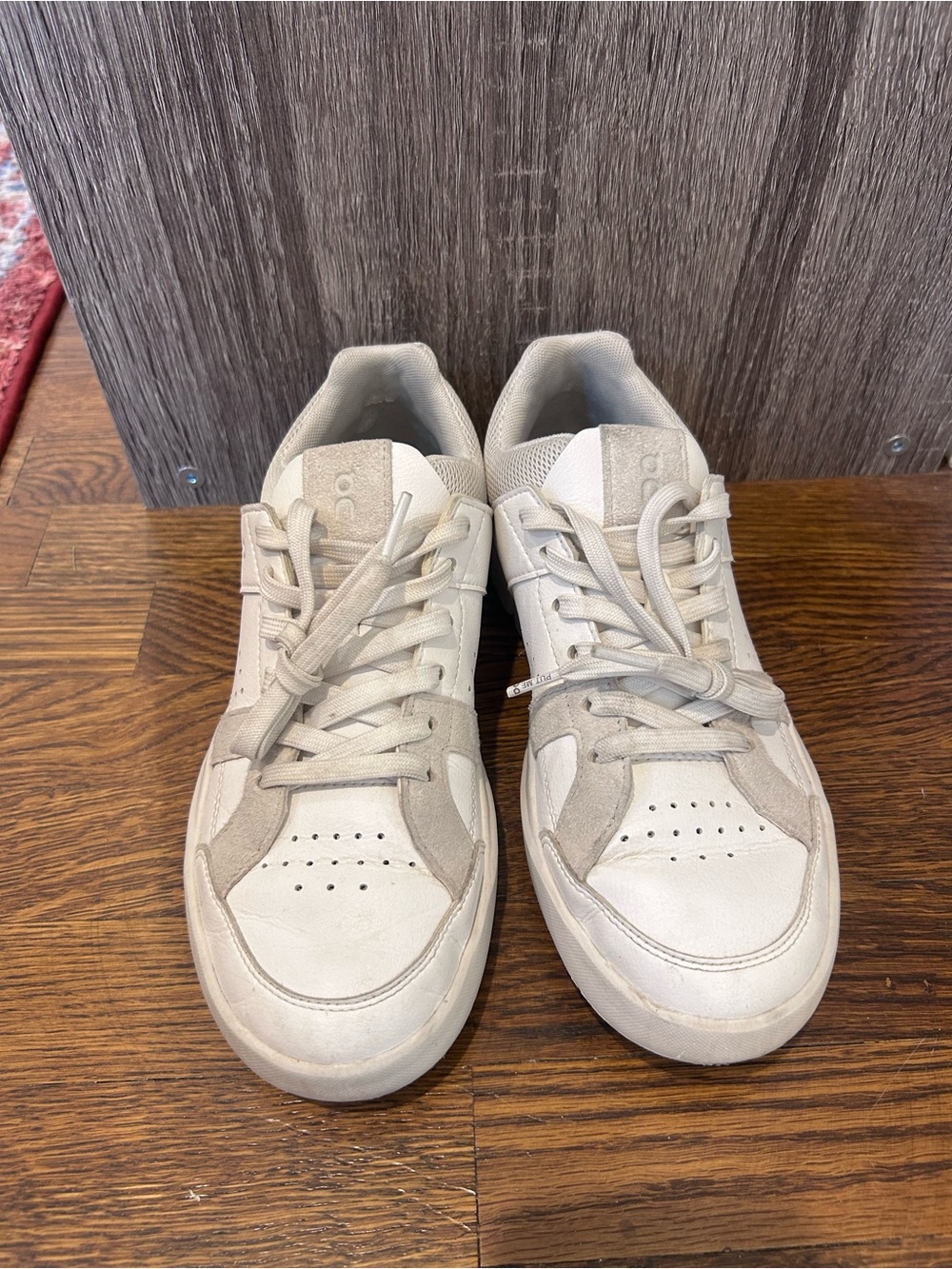 On cloud “the Rodger” sneakers